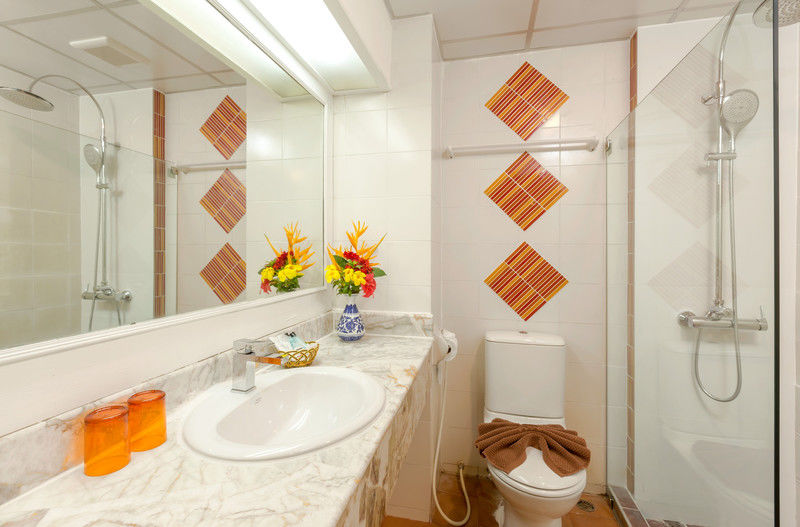 Khách sạn Royal Crown & Palm 3*