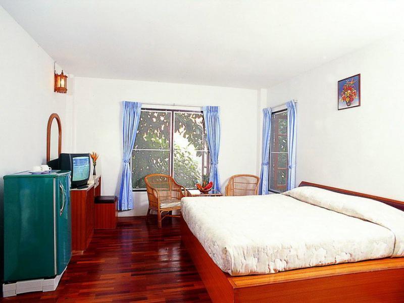 Royal Crown & Palm Khách sạn
