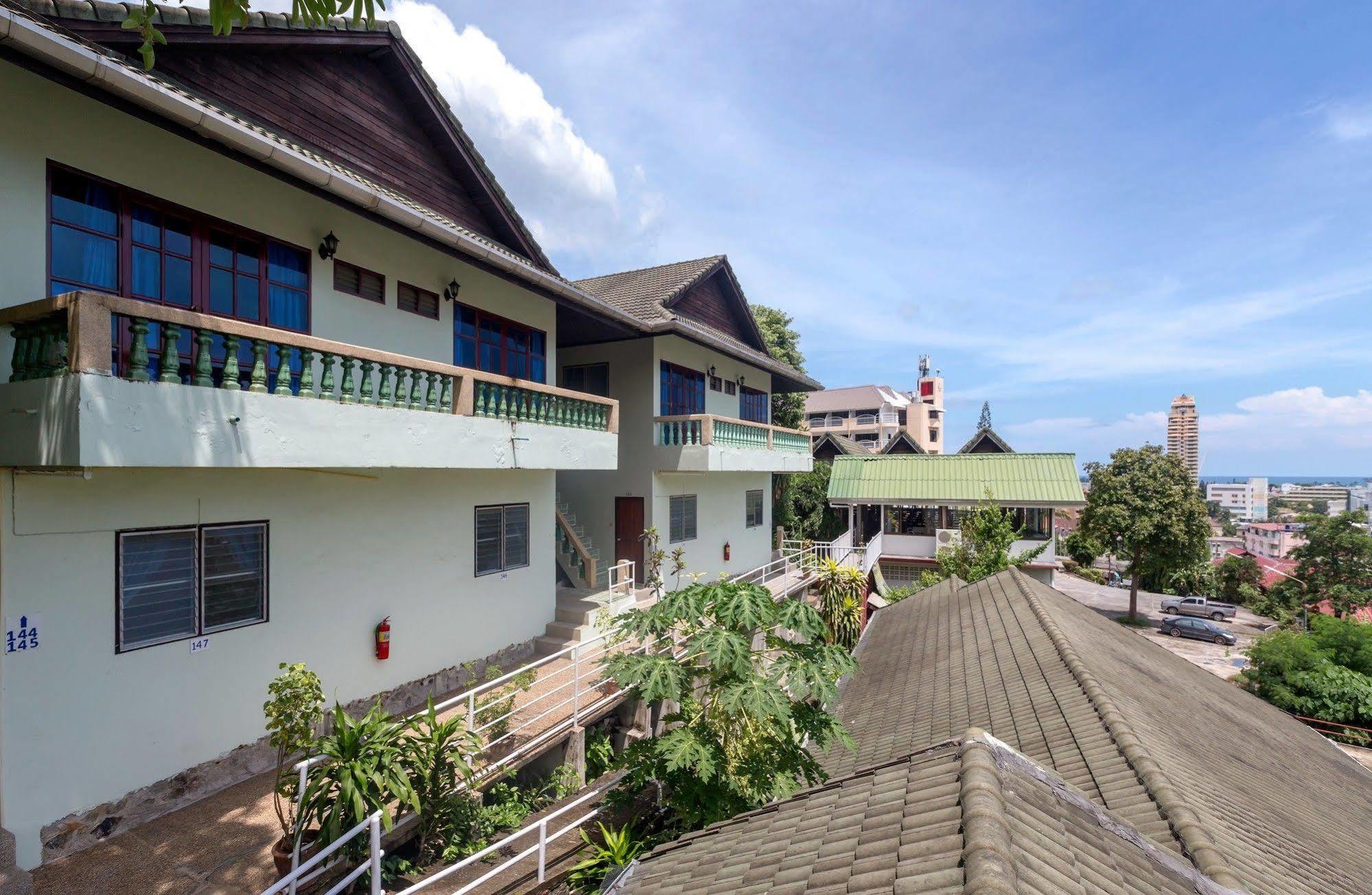 Royal Crown & Palm Khách sạn Patong